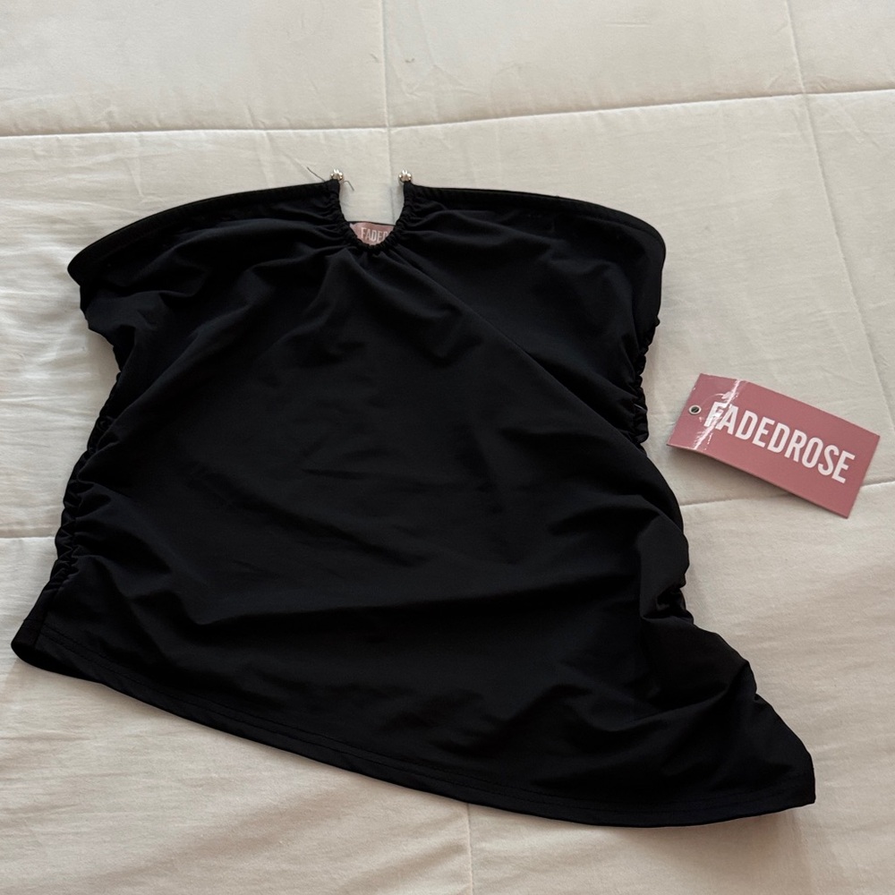 Black Super Flattering Tube Top, shirring on side is slimming! Holds you in!